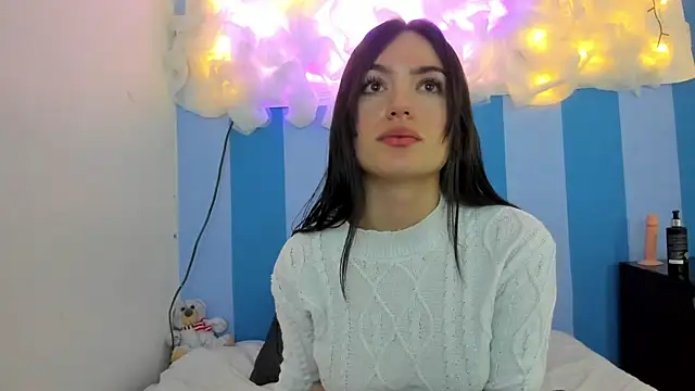 Snapshot of britny_clouds chatting on January 9, 2025, 4:06 pm britny clouds online show from January 9, 2025, 4:06 pm