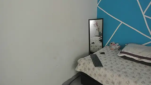 Snapshot of britny_clouds chatting on January 21, 2025, 2:59 pm britny clouds online show from January 21, 2025, 2:59 pm