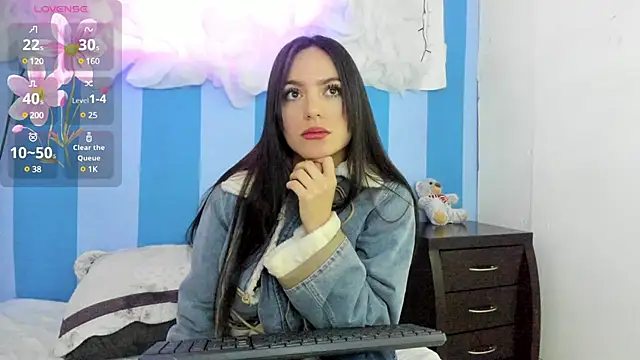 Snapshot of britny_clouds chatting on January 14, 2025, 1:49 pm britny clouds online show from January 14, 2025, 1:49 pm