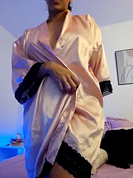 VictoriaEvaans  online show from November 18, 2025, 10:34 pm