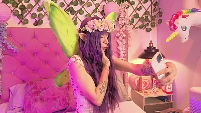 lauren evans96 online show from December 4, 2025, 4:11 am