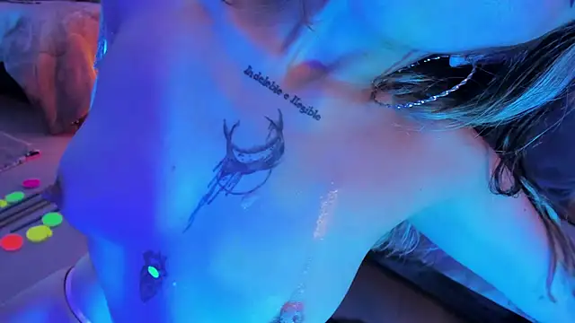 delilah fix online show from November 30, 2025, 9:15 pm