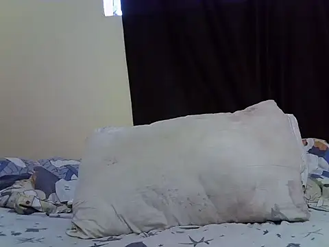 Horny-slut  online show from March 6, 2025, 6:52 am