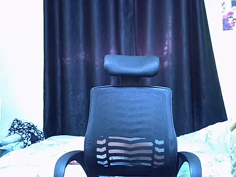 Horny-slut  online show from January 6, 2026, 12:42 pm