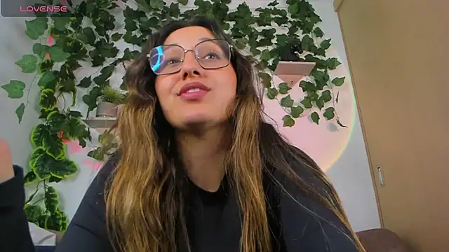 nataliepeterson online show from February 23, 2025, 7:11 am