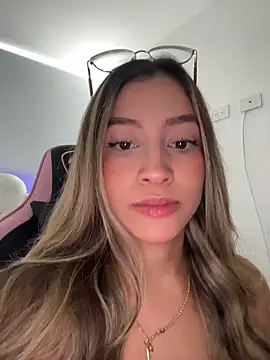 Issabela G1 online show from February 24, 2026, 8:53 pm