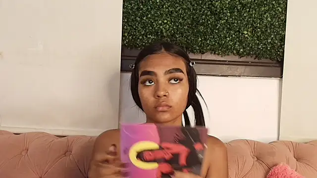 julieta aguilar1 online show from April 18, 2026, 7:07 pm