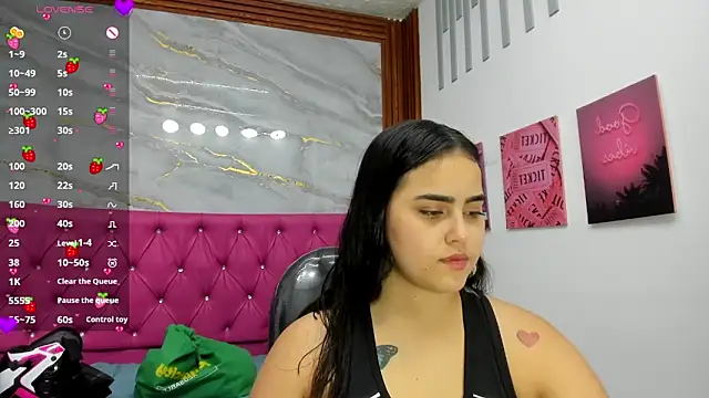 Snapshot of Helen_russo chatting on May 8, 2026, 6:23 pm Helen russo online show from May 8, 2026, 6:23 pm