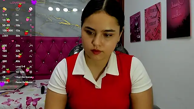 Snapshot of Helen_russo chatting on April 12, 2026, 6:11 pm Helen russo online show from April 12, 2026, 6:11 pm