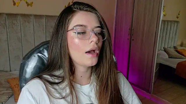 Snapshot of Charlotte_Olsen_ chatting on June 13, 2026, 7:34 pm Charlotte Olsen online show from June 13, 2026, 7:34 pm