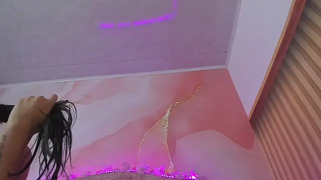 Bella  sweet online show from December 2, 2025, 10:28 am