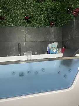 Snapshot of Luluof chatting on February 11, 2025, 5:47 am Luluof online show from February 11, 2025, 5:47 am