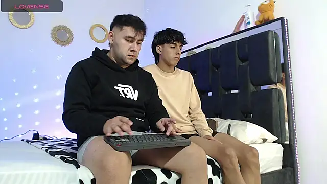 Valerio 22 online show from February 8, 2026, 11:02 pm