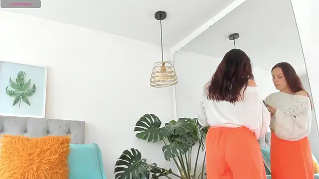 Nami sunny online show from December 20, 2025, 8:01 pm