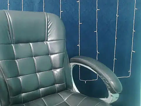 Yashi online show from November 10, 2025, 3:06 pm