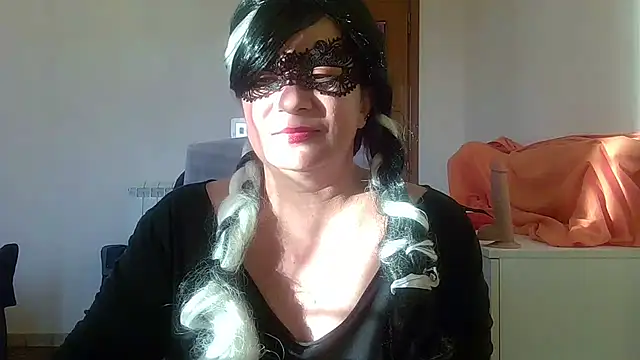 Ninalapiccolina online show from December 17, 2025, 3:06 pm