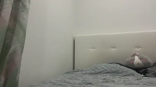 julialupato1606 online show from February 24, 2026, 9:59 pm