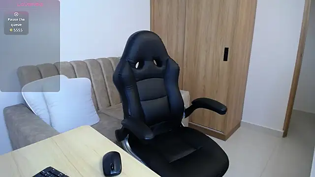 karoll marquez online show from April 7, 2026, 12:56 am