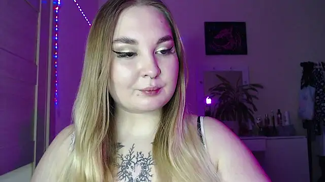 Greeenfriends6969 online show from February 8, 2025, 9:15 pm