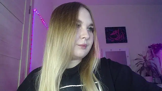 Greeenfriends6969 online show from December 27, 2024, 7:57 pm