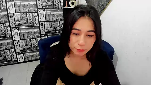 ChloeTurner  online show from March 13, 2025, 1:29 pm