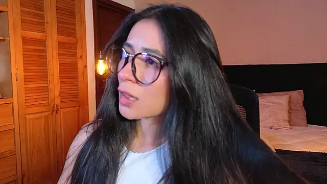 ChloeTurner  online show from April 13, 2026, 8:02 pm