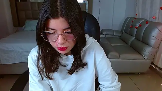 Snapshot of zoecruzz chatting on February 28, 2026, 2:17 pm zoecruzz online show from February 28, 2026, 2:17 pm