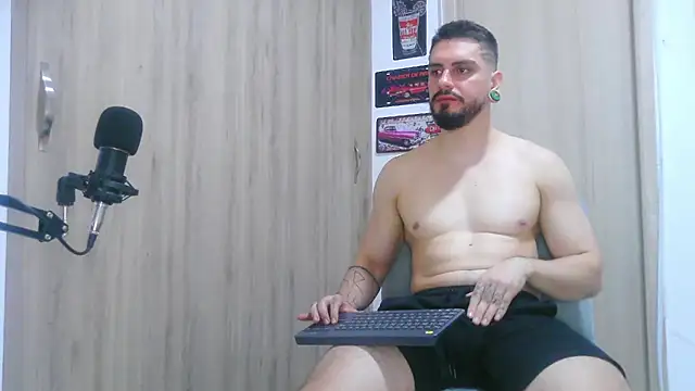 Aaron kwok28 online show from October 29, 2025, 2:21 am