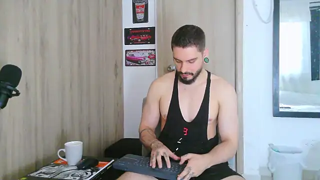 Snapshot of Aaron_kwok28 chatting on February 23, 2026, 10:10 pm Aaron kwok28 online show from February 23, 2026, 10:10 pm