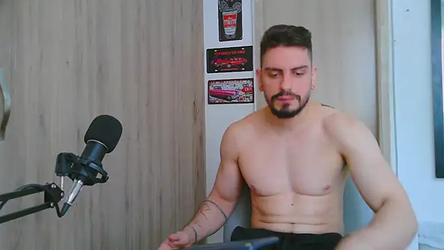 Snapshot of Aaron_kwok28 chatting on January 18, 2026, 9:18 pm Aaron kwok28 online show from January 18, 2026, 9:18 pm