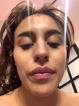 Snapshot of Katee_Jones chatting on February 14, 2025, 8:59 pm Katee Jones online show from February 14, 2025, 8:59 pm