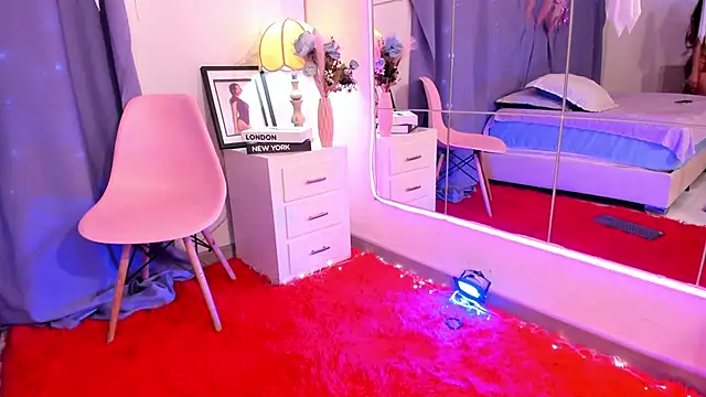 BritneyCollins online show from October 28, 2025, 12:04 pm