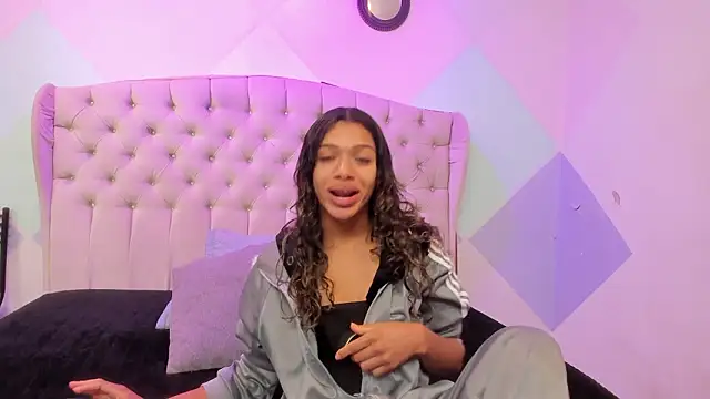 Snapshot of BritneyCollins chatting on February 3, 2026, 11:59 am BritneyCollins online show from February 3, 2026, 11:59 am