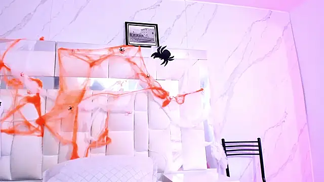 BritneyCollins online show from October 11, 2025, 11:33 am