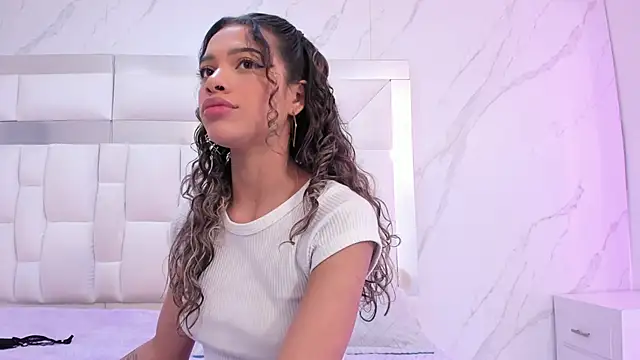 Snapshot of BritneyCollins chatting on November 23, 2025, 2:16 pm BritneyCollins online show from November 23, 2025, 2:16 pm