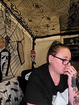 Bunny Cummings online show from November 9, 2025, 10:47 pm