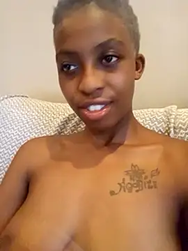 sexypetitexdoll23 online show from January 29, 2025, 3:37 pm