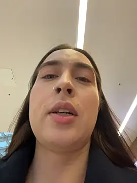 Holly Play online show from November 26, 2025, 12:05 pm