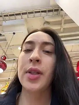 Holly Play online show from February 5, 2025, 9:04 am