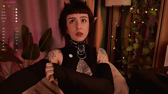 MichaellaMoon online show from January 22, 2025, 9:21 pm