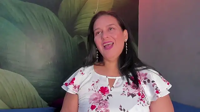 Sharllot bbw online show from December 30, 2024, 7:32 pm
