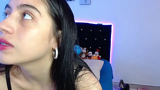 Snapshot of Bonny_Bonss chatting on July 9, 2026, 8:19 pm Bonny Bonss online show from July 9, 2026, 8:19 pm