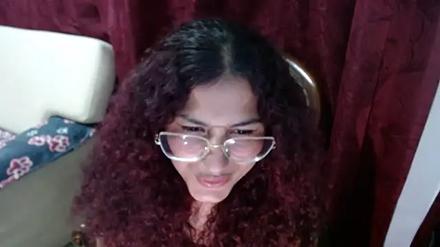 Cattleya1618 online show from December 12, 2024, 4:15 am