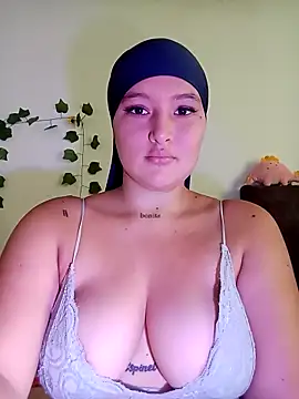 Snapshot of Celeste_camila18 chatting on October 16, 2025, 3:31 pm Celeste camila18 online show from October 16, 2025, 3:31 pm
