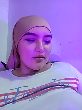 Snapshot of Celeste_camila18 chatting on March 1, 2026, 5:51 am Celeste camila18 online show from March 1, 2026, 5:51 am