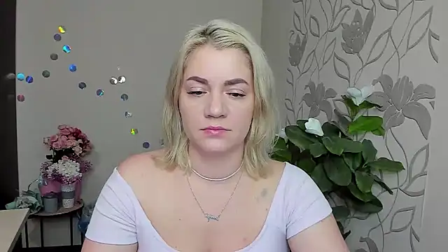 MariaSttone online show from November 30, 2025, 6:41 pm