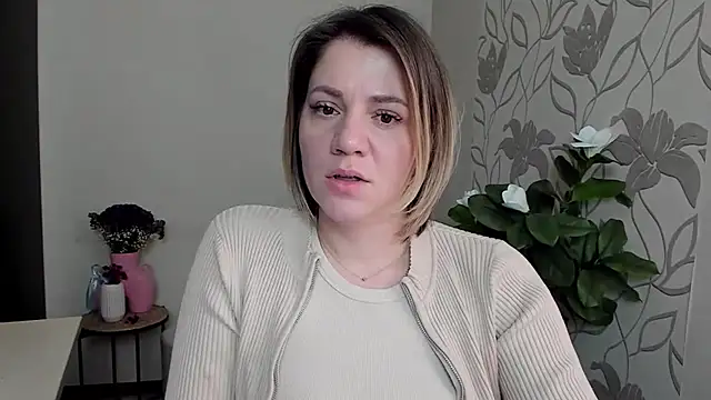 MariaSttone online show from February 28, 2025, 1:25 pm