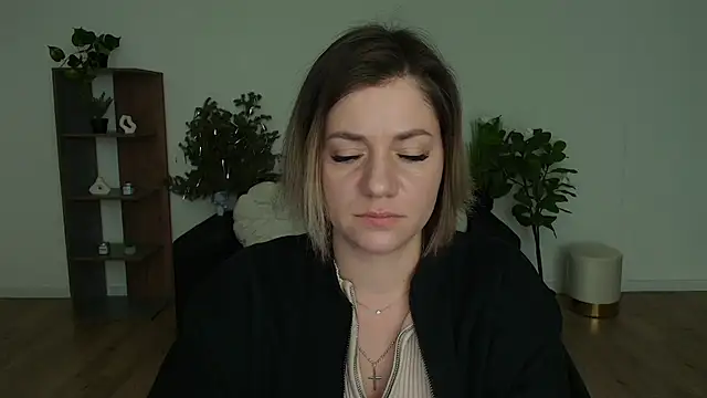 MariaSttone online show from February 6, 2025, 6:13 pm