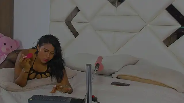 StormyButty18 online show from December 17, 2025, 11:43 pm