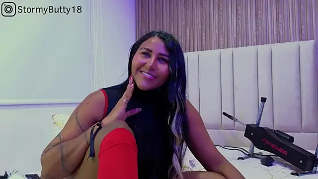 StormyButty18 online show from February 23, 2025, 1:13 am